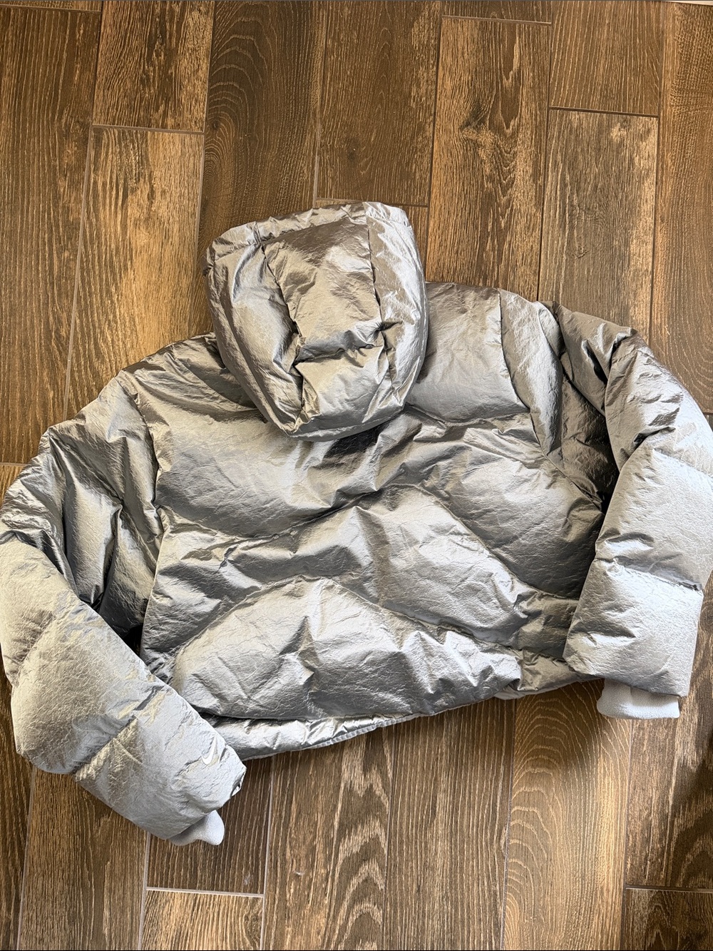 Nike Sportswear Swoosh Women's Metallic Therma-FIT Oversized Down Puffer Jacket - Picture 10 of 13